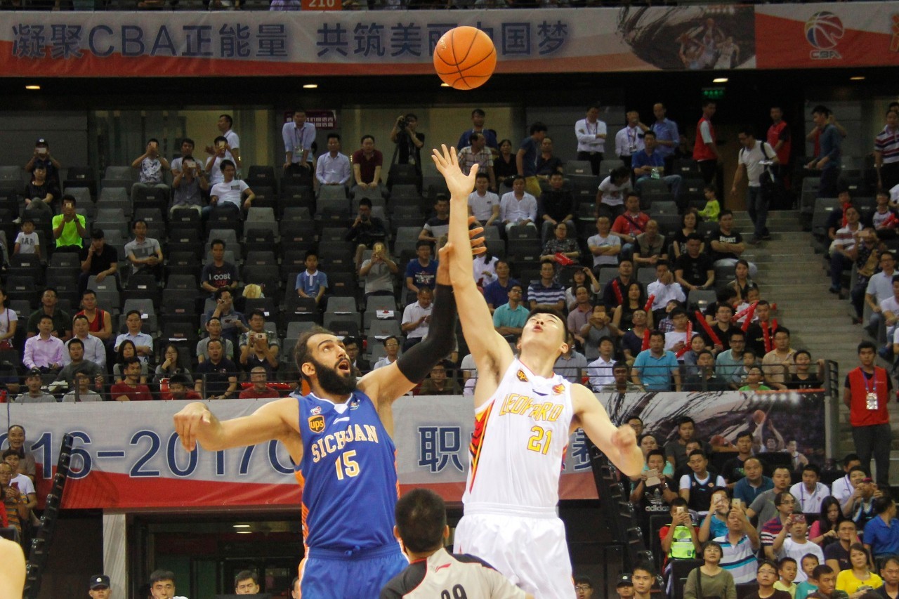 官方：前柏林联主帅费希尔执教美因茨，双方签约到2028年（美因茨官宣前柏林联主帅费希尔上任，合同至2028年）