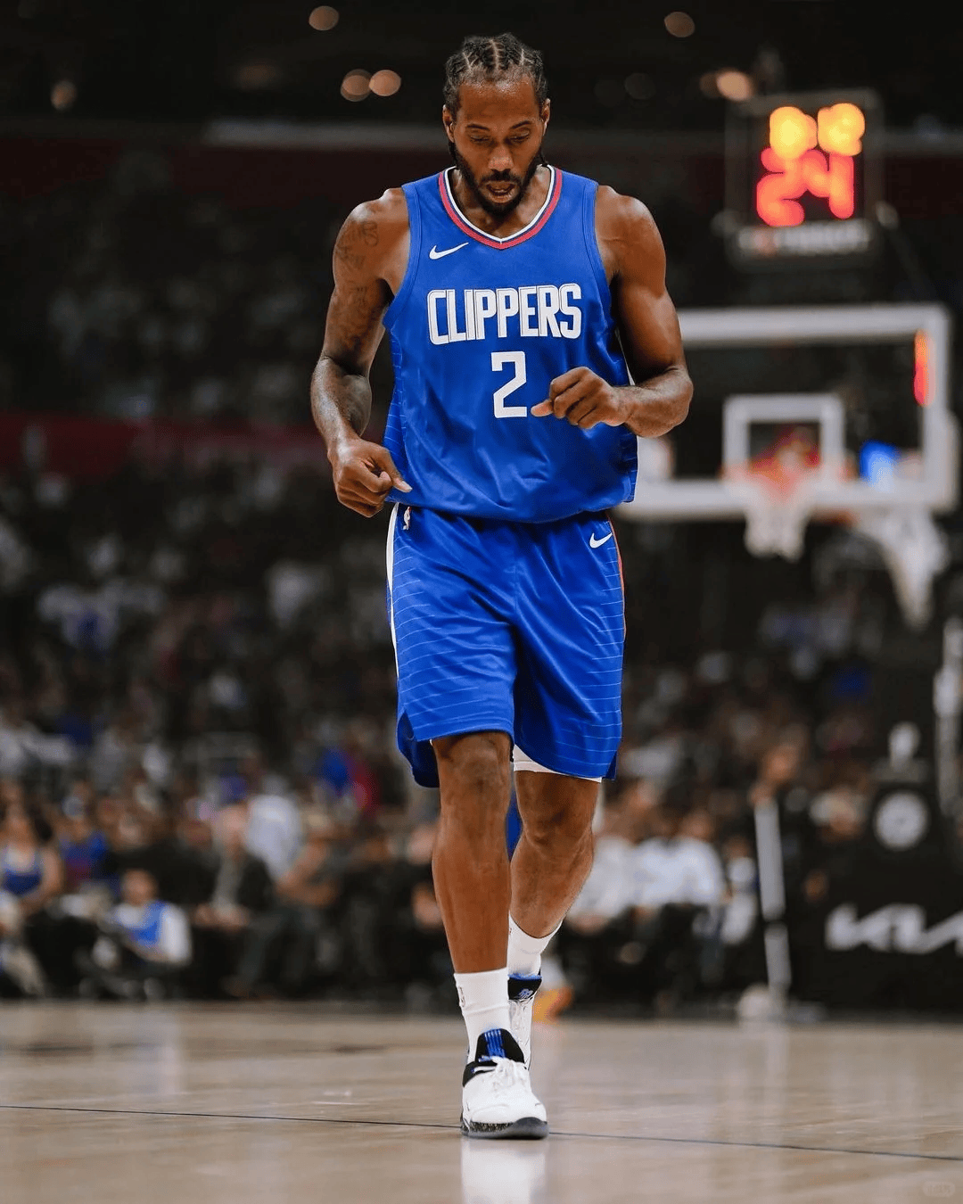 萨拉赫与利物浦关系紧张，欧冠之旅成疑（萨拉赫与利物浦矛盾加剧，欧冠出战成疑）