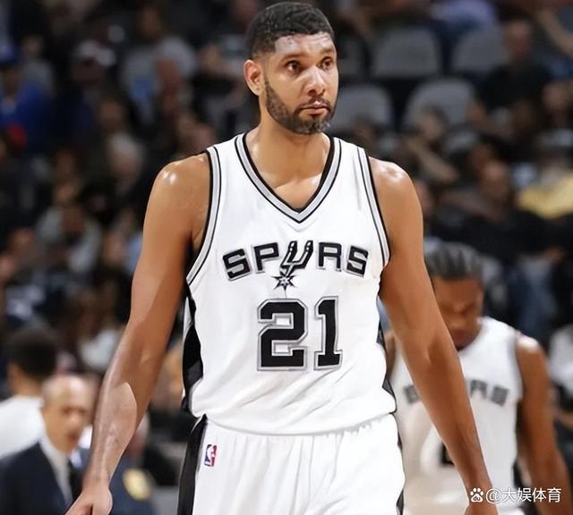 阿斯：德容已经退烧，参加了巴萨周四的训练课（阿斯报道：德容已退烧，周四随巴萨合练）