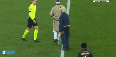 中甲战报：莱昂纳多传射，重庆铜梁龙2-0嘉定汇龙升入中超（中甲：莱昂纳多传射建功，重庆铜梁龙2-0嘉定汇龙锁定中超席位）