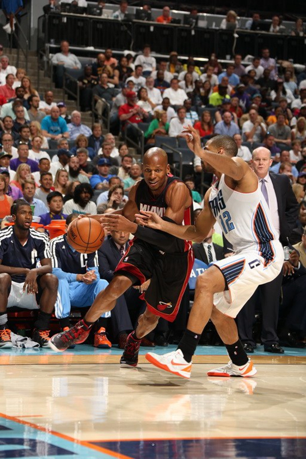 的表現卻無 的表現卻無